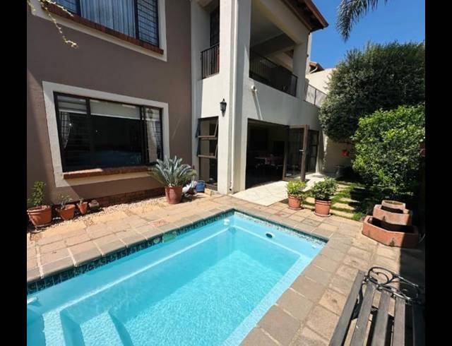 3 BEDROOM TOWNHOUSE FOR SALE IN GLENVISTA